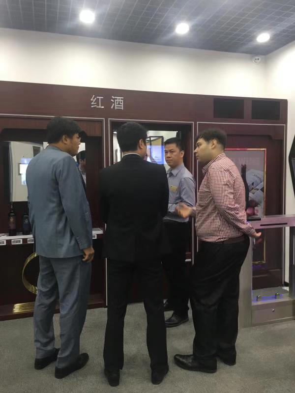 Warmly welcome Vietnamese customers to Rakinda 5de7716a392f5.jpg