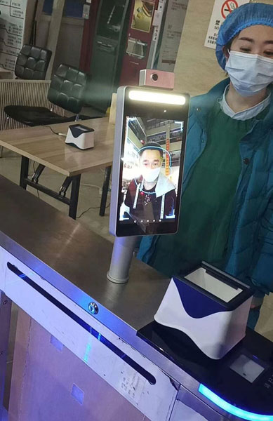 Facial Recognition Temperature Thermometer Suitable for the Prevention of Epidemics in Supermarkets?cid=52 6034c6d80aeaf.jpg